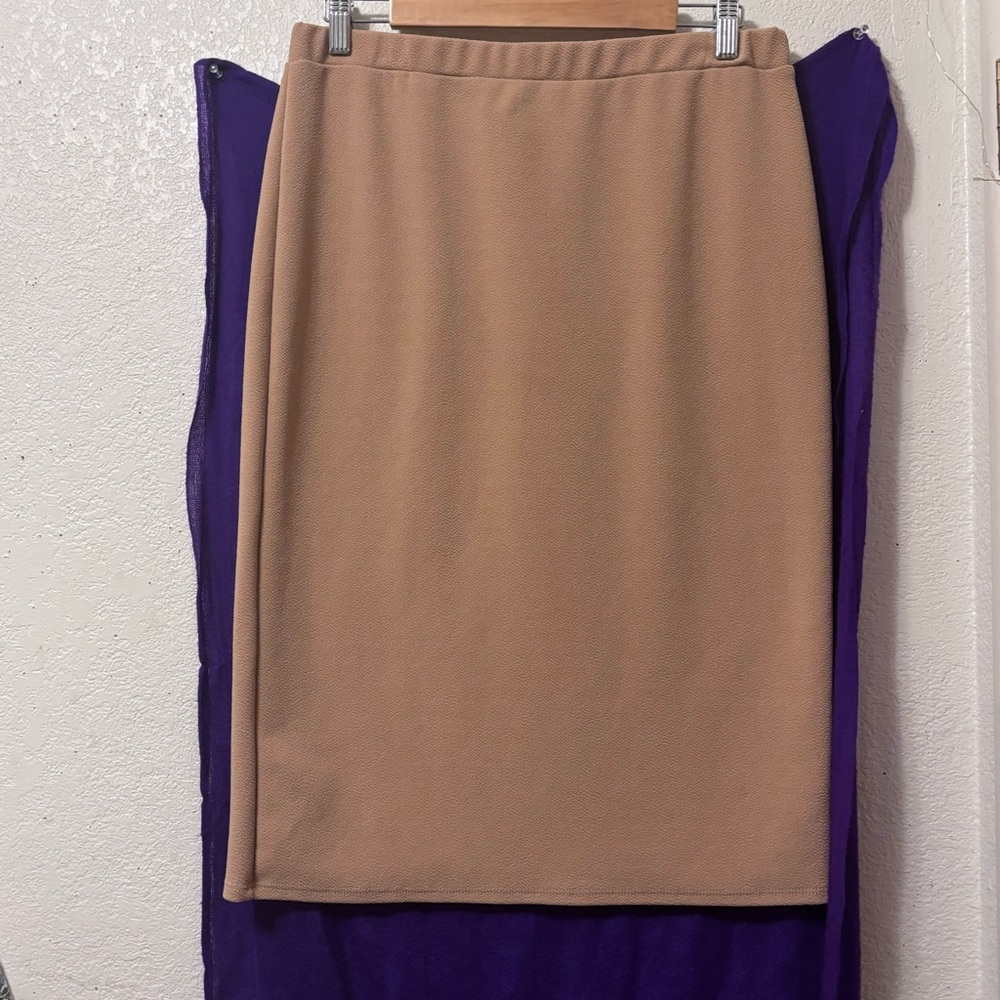 Moa Knee length skirt Aline pencil skirt.